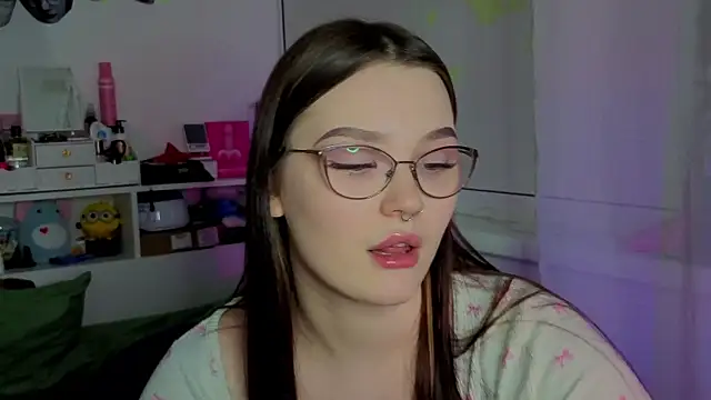 milliedoll online show from October 15, 2025, 7:14 pm