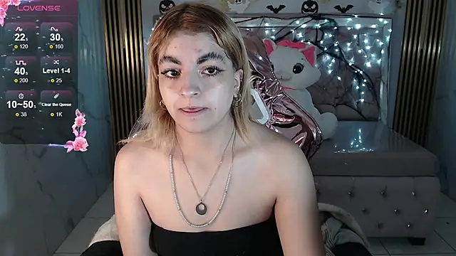 lili conor s online show from October 15, 2025, 4:12 am