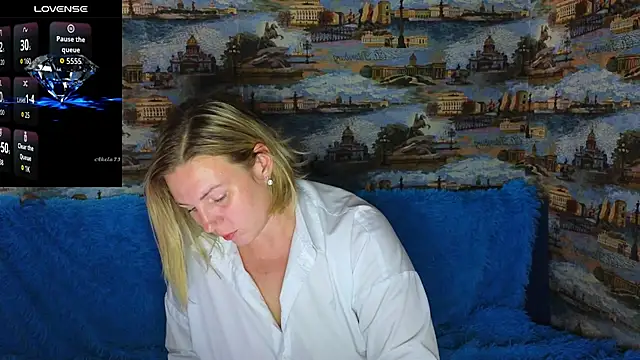 LadyLucky  online show from September 30, 2025, 3:22 am