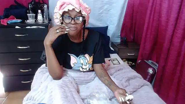 Snapshot of xxTatiannaxx chatting on October 31, 2025, 6:14 am xxTatiannaxx online show from October 31, 2025, 6:14 am