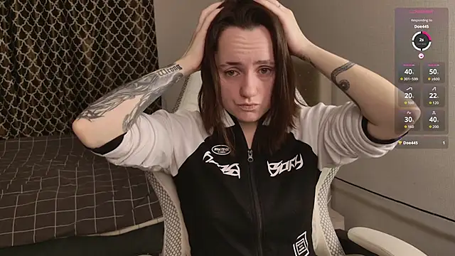 Snapshot of Luna_Loveee chatting on November 14, 2025, 4:33 am Luna Loveee online show from November 14, 2025, 4:33 am