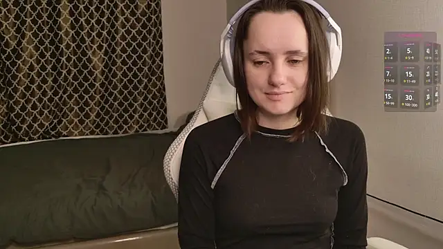 Snapshot of Luna_Loveee chatting on November 16, 2025, 3:12 am Luna Loveee online show from November 16, 2025, 3:12 am