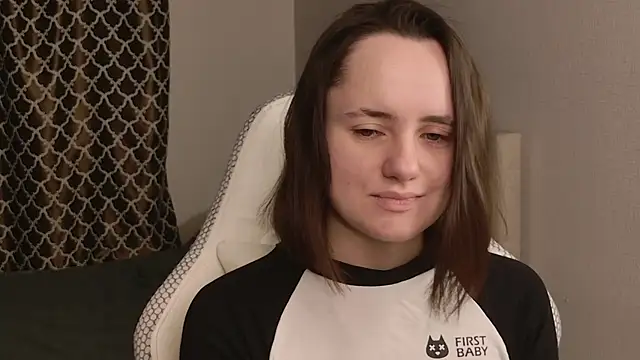 Snapshot of Luna_Loveee chatting on November 20, 2025, 3:50 am Luna Loveee online show from November 20, 2025, 3:50 am