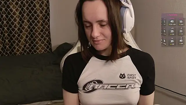 Snapshot of Luna_Loveee chatting on November 25, 2025, 5:18 am Luna Loveee online show from November 25, 2025, 5:18 am