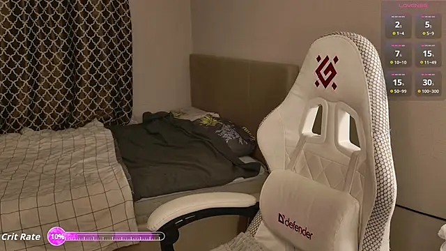 Snapshot of Luna_Loveee chatting on December 4, 2025, 4:33 am Luna Loveee online show from December 4, 2025, 4:33 am