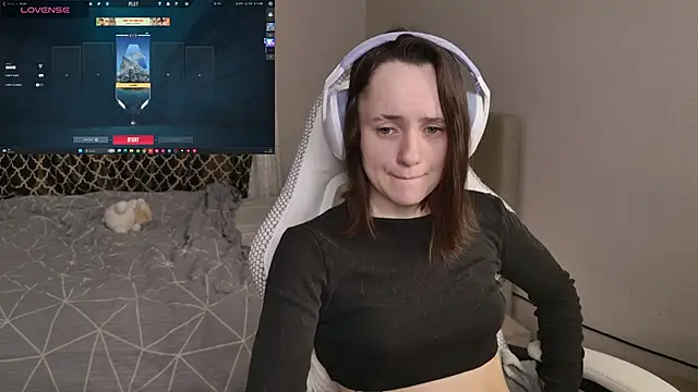 Snapshot of Luna_Loveee chatting on January 10, 2026, 4:25 am Luna Loveee online show from January 10, 2026, 4:25 am