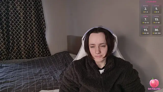 Luna Loveee online show from April 2, 2026, 4:43 am