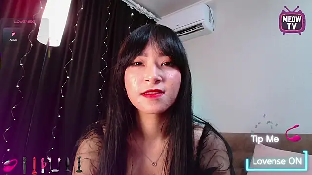 miyakimi0101 online show from September 12, 2025, 12:33 am