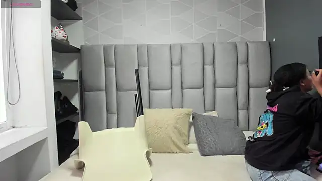 Natasha rose   online show from September 17, 2025, 7:15 pm