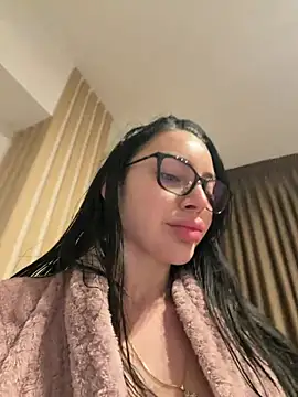 Mia Splash online show from February 10, 2026, 7:51 pm