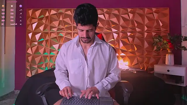 AlejandroStormm online show from February 25, 2025, 7:58 pm