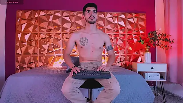 AlejandroStormm online show from March 4, 2025, 9:54 pm