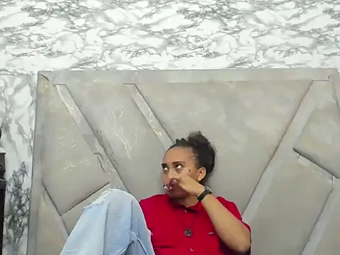 ElizaAndQuisha online show from October 4, 2025, 1:09 pm