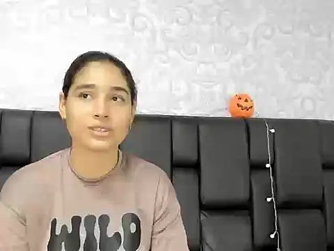 ElizaAndQuisha online show from October 24, 2025, 1:07 pm