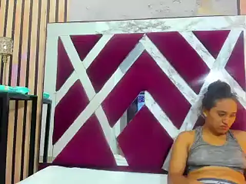 ElizaAndQuisha online show from October 31, 2025, 1:12 pm