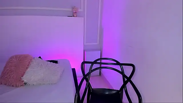 JasmineBella0 online show from September 23, 2025, 8:12 pm