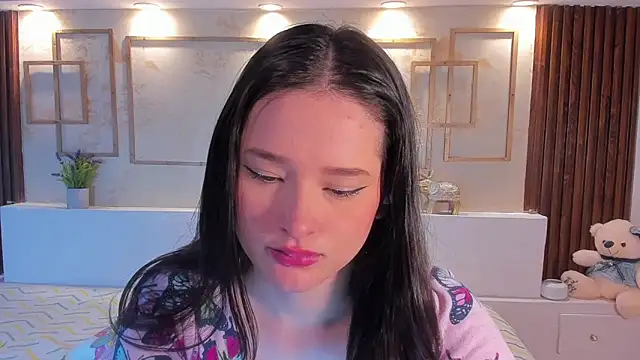 JasmineBella0 online show from October 27, 2025, 8:02 pm