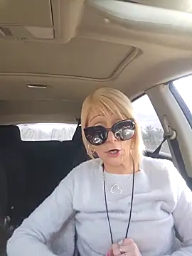 beautifulmee23 online show from March 8, 2025, 4:50 pm