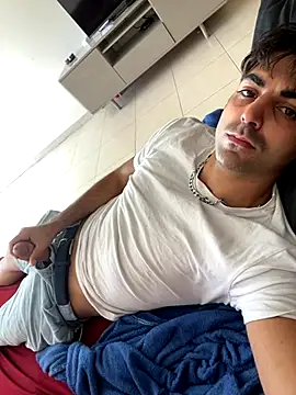 mikekmi21 online show from November 9, 2025, 2:26 pm