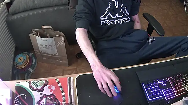 Snapshot of DerGeileLoveboy chatting on November 7, 2025, 2:28 pm DerGeileLoveboy online show from November 7, 2025, 2:28 pm