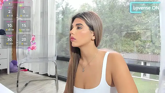 Snapshot of Bella_Posh chatting on September 10, 2025, 5:18 am Bella Posh online show from September 10, 2025, 5:18 am