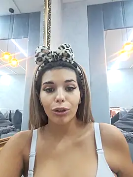 Snapshot of Bella_Posh chatting on October 7, 2025, 4:53 am Bella Posh online show from October 7, 2025, 4:53 am