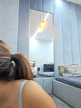 Snapshot of Bella_Posh chatting on October 12, 2025, 7:40 am Bella Posh online show from October 12, 2025, 7:40 am