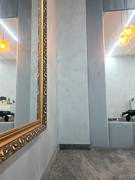 Snapshot of Bella_Posh chatting on November 1, 2025, 6:04 am Bella Posh online show from November 1, 2025, 6:04 am