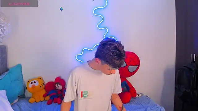 callum 77 online show from November 11, 2025, 4:34 am