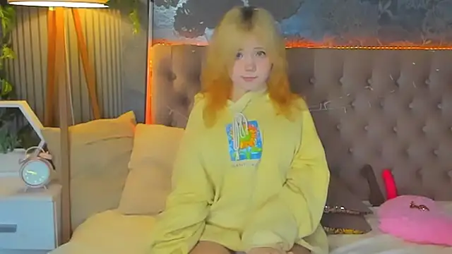 EmilyAngells online show from February 9, 2026, 7:01 am