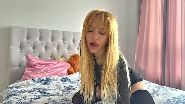  BunnyDollStella  online show from April 10, 2026, 7:02 am