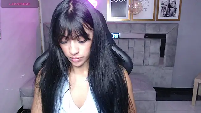 Isabella Collen v online show from September 10, 2025, 1:00 pm