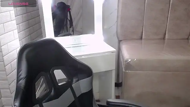 Isabella Collen v online show from February 11, 2026, 1:05 pm