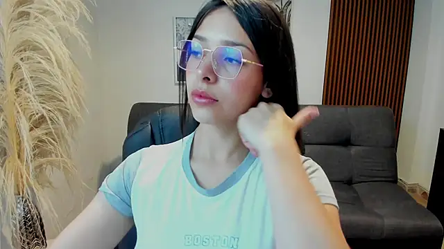 angeline davies online show from September 23, 2025, 1:36 pm