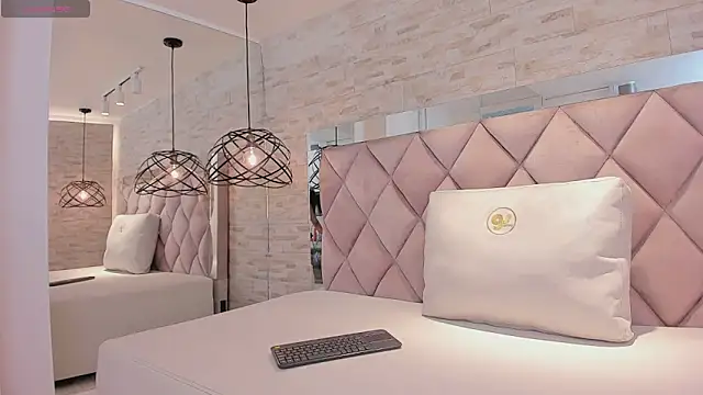 celene midnight online show from March 14, 2025, 7:12 pm