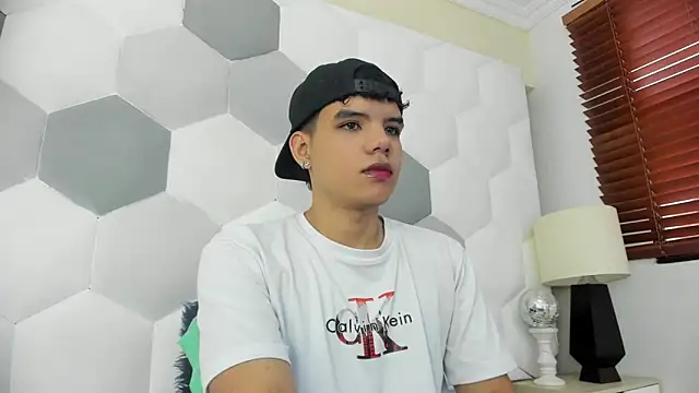 Axel Forte online show from September 22, 2025, 1:02 pm