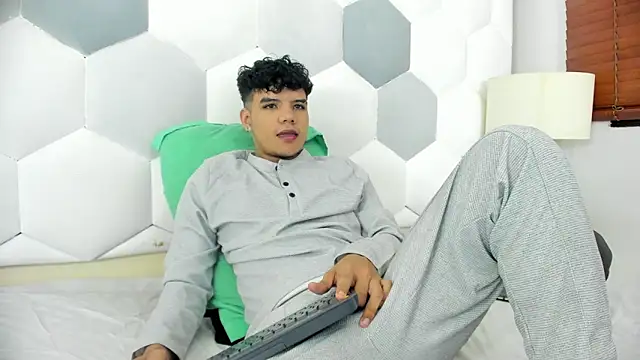 Axel Forte online show from December 1, 2025, 12:54 pm