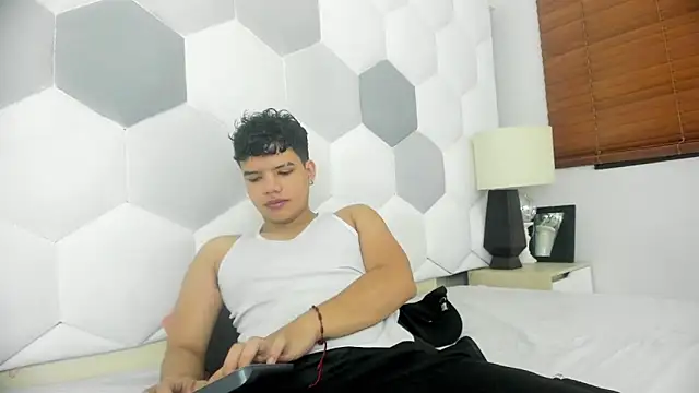 Axel Forte online show from April 14, 2026, 1:39 pm