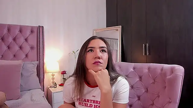 natashaleightt online show from March 10, 2026, 7:30 pm