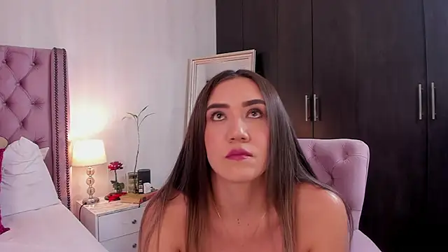 natashaleightt online show from March 24, 2026, 1:32 am