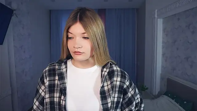 Snapshot of AnnisAtlee chatting on October 11, 2025, 10:47 am AnnisAtlee online show from October 11, 2025, 10:47 am