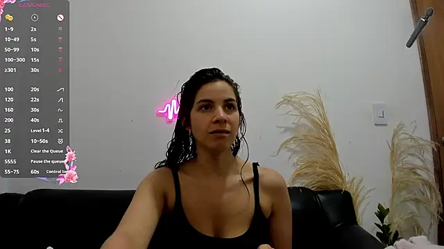 Snapshot of jessyegoldenn chatting on June 6, 2026, 4:55 pm jessyegoldenn online show from June 6, 2026, 4:55 pm