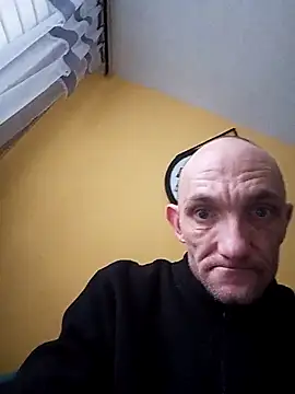 Snapshot of Machura chatting on February 15, 2026, 8:35 am Machura online show from February 15, 2026, 8:35 am