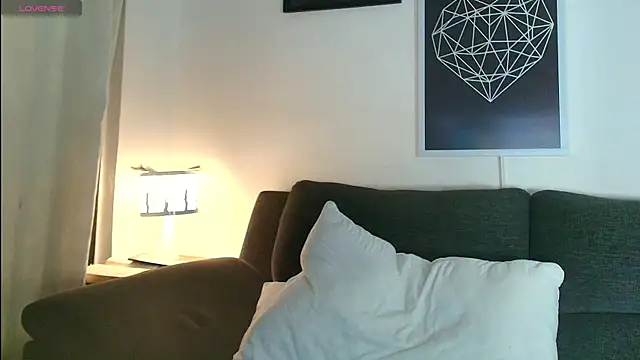 Snapshot of thomyafar chatting on October 19, 2025, 1:06 am thomyafar online show from October 19, 2025, 1:06 am