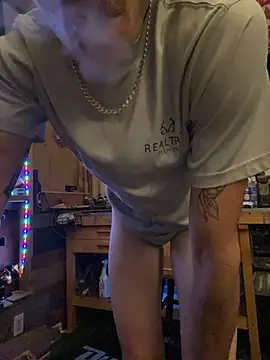 Polaroid White online show from October 28, 2025, 8:18 am