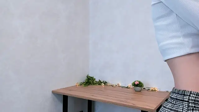 FloraEves online show from March 1, 2025, 7:19 am