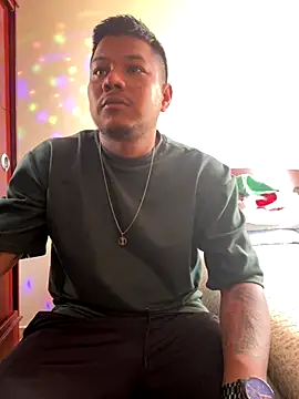 Saipuer31 online show from December 17, 2025, 6:58 pm