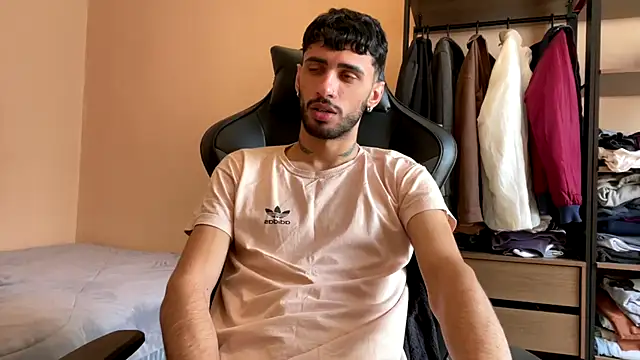 iendriw online show from November 11, 2025, 1:22 pm