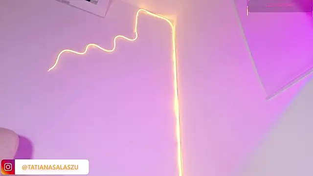 Snapshot of tatiana_10 chatting on March 31, 2026, 4:13 am tatiana 10 online show from March 31, 2026, 4:13 am