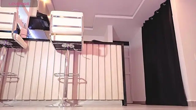 Snapshot of tatiana_10 chatting on April 5, 2026, 3:15 am tatiana 10 online show from April 5, 2026, 3:15 am